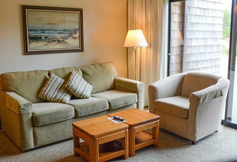 جناح, Surfcrest Resort