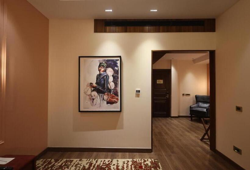 Люкс с Балконом, The Ramayana Hotel, Ayodhya