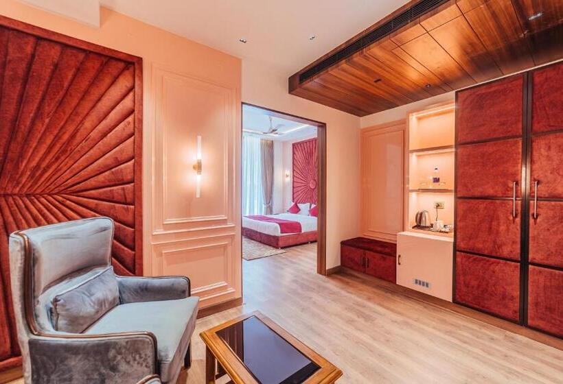 Люкс с Балконом, The Ramayana Hotel, Ayodhya