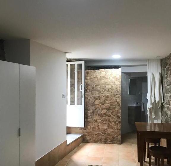 اتاق استاندارد, A Casa De Santos