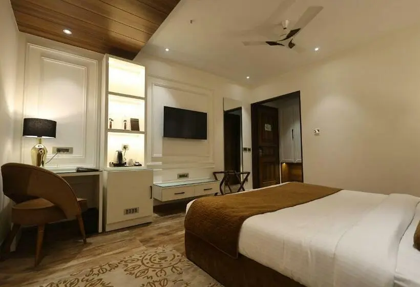 Superior-huone, The Ramayana Hotel, Ayodhya