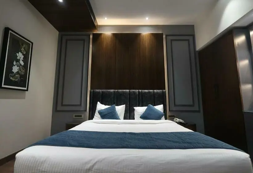 Superior-huone, The Ramayana Hotel, Ayodhya
