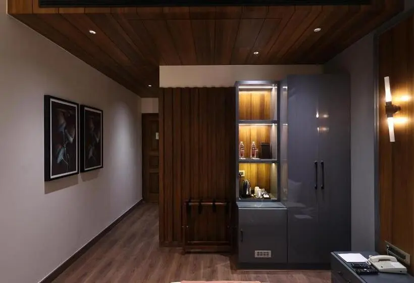 Superior-huone, The Ramayana Hotel, Ayodhya
