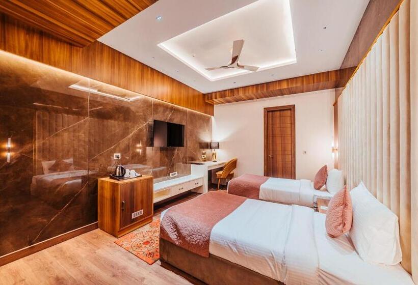 Номер Стандарт, The Ramayana Hotel, Ayodhya