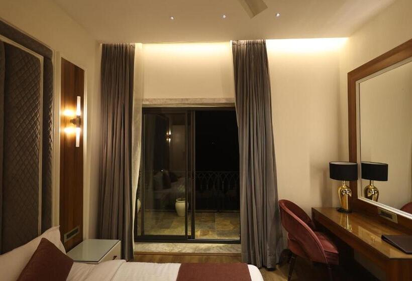 Номер Deluxe с Балконом, The Ramayana Hotel, Ayodhya