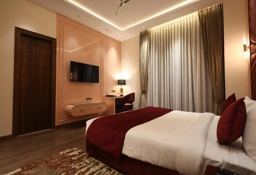 Sviitti Parveke, The Ramayana Hotel, Ayodhya