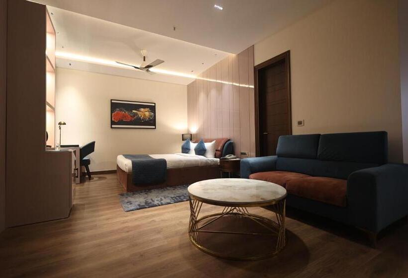 Люкс с Балконом, The Ramayana Hotel, Ayodhya