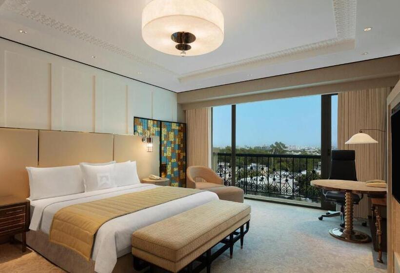 带大床的行政房间, Itc Narmada, A Luxury Collection Hotel, Ahmedabad