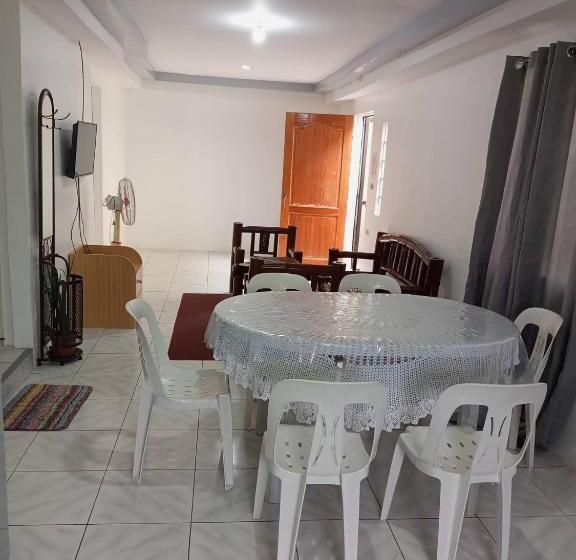 家庭房带园景, Dosdos Guest House