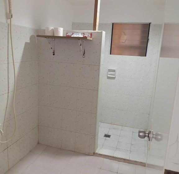 家庭房带园景, Dosdos Guest House