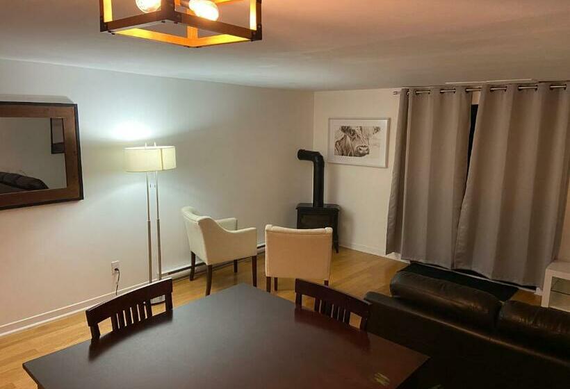 ファミリーステューディオ, Condo Hotel Au Pied Du Mont Orford