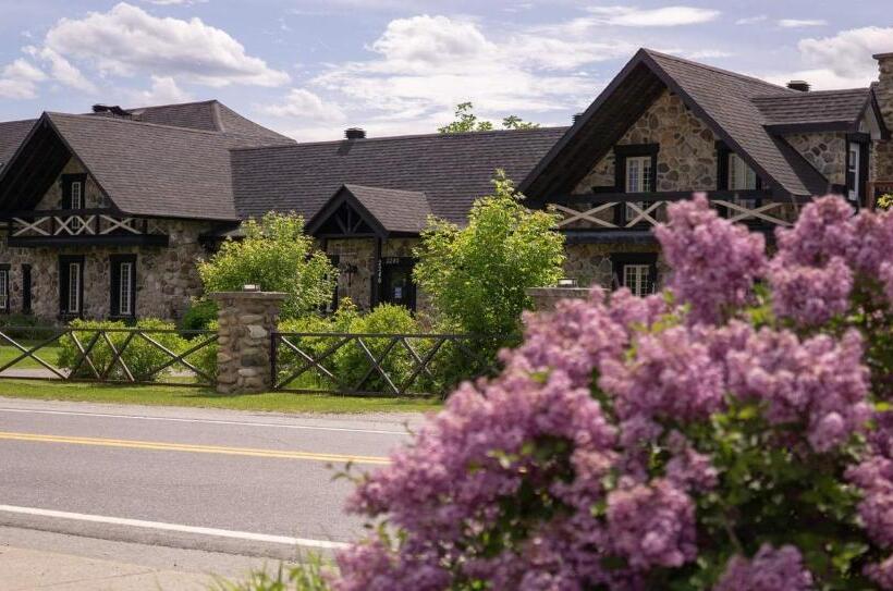 ファミリーステューディオ, Condo Hotel Au Pied Du Mont Orford