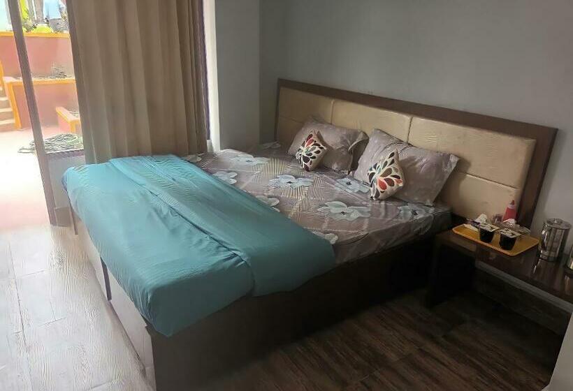 スタンダードトリプルルーム, Kolakham  The Himalayan Retreat