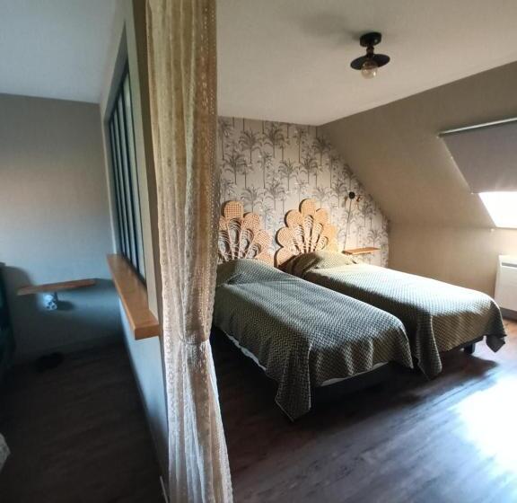 جناح ديلوكس, Maison 1949