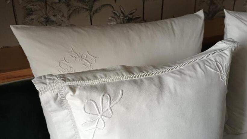 جناح ديلوكس, Maison 1949