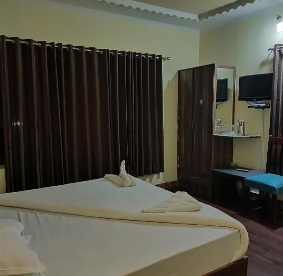 غرفة ديلوكس, Curio S All Seasons