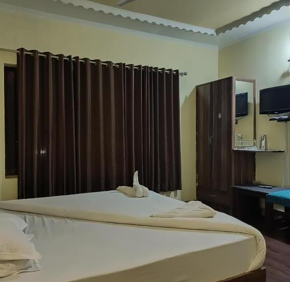 غرفة ديلوكس, Curio S All Seasons