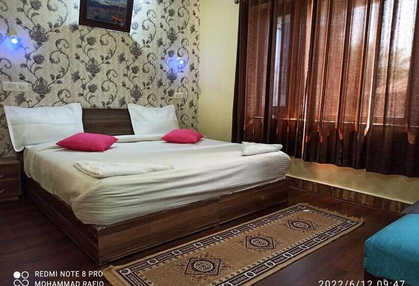 غرفة ديلوكس سرير كينج, Curio S All Seasons