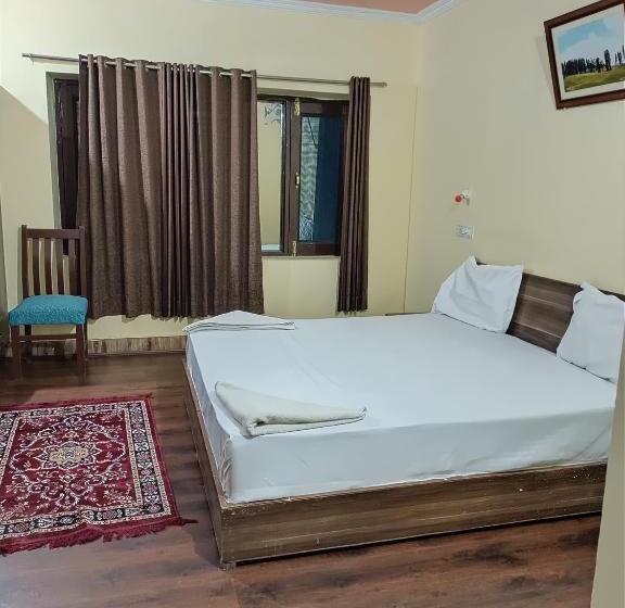 غرفة إقتصادية, Curio S All Seasons