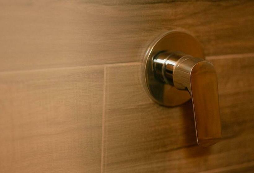 اتاق استاندارد با چشم‌انداز شهر, Fratelli