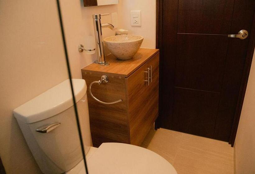 اتاق استاندارد با چشم‌انداز شهر, Fratelli