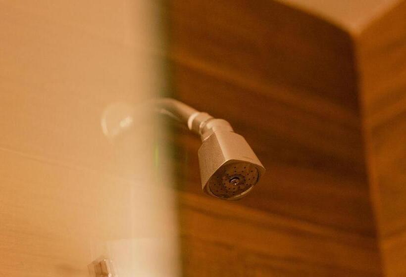 اتاق استاندارد با چشم‌انداز شهر, Fratelli