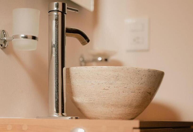 اتاق لوکس, Fratelli