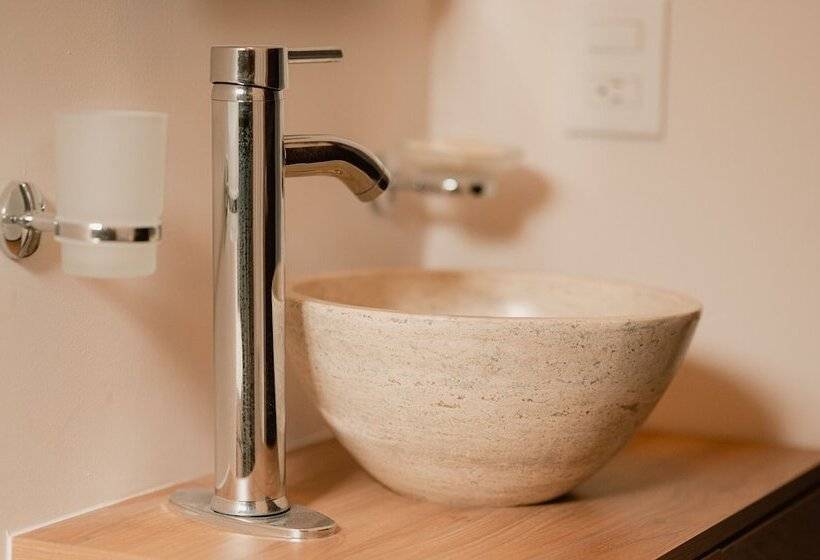 اتاق لوکس, Fratelli