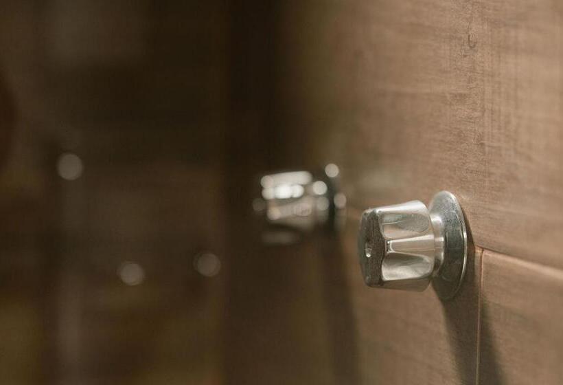 اتاق استاندارد, Fratelli