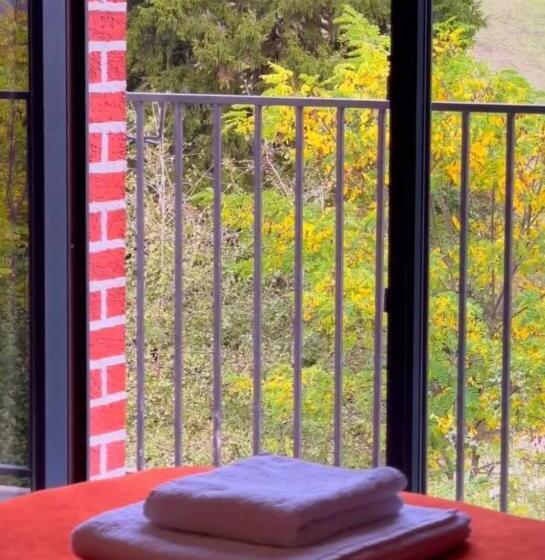 اتاق استاندارد سه نفره, Holiday Borjomi