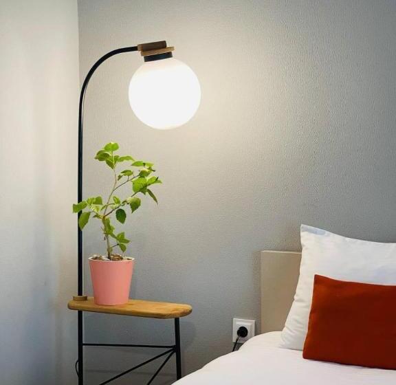 اتاق استاندارد سه نفره, Holiday Borjomi