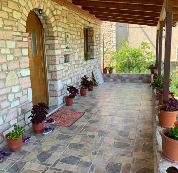 اتاق استاندارد سه نفره, Vokopola Villa