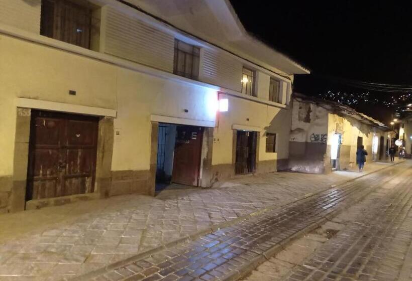 Standardzimmer, China Saqra