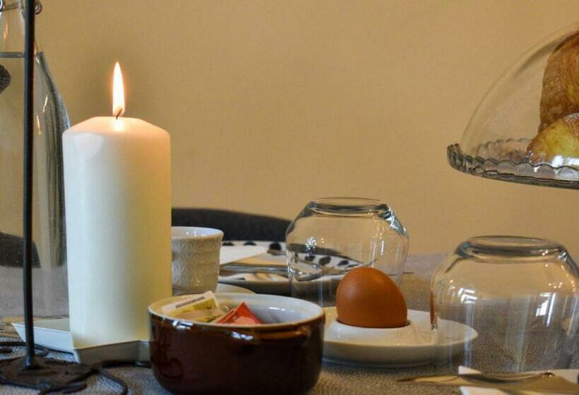 キングサイズベッドのスタンダードルーム, Bed And Breakfast Le Giale