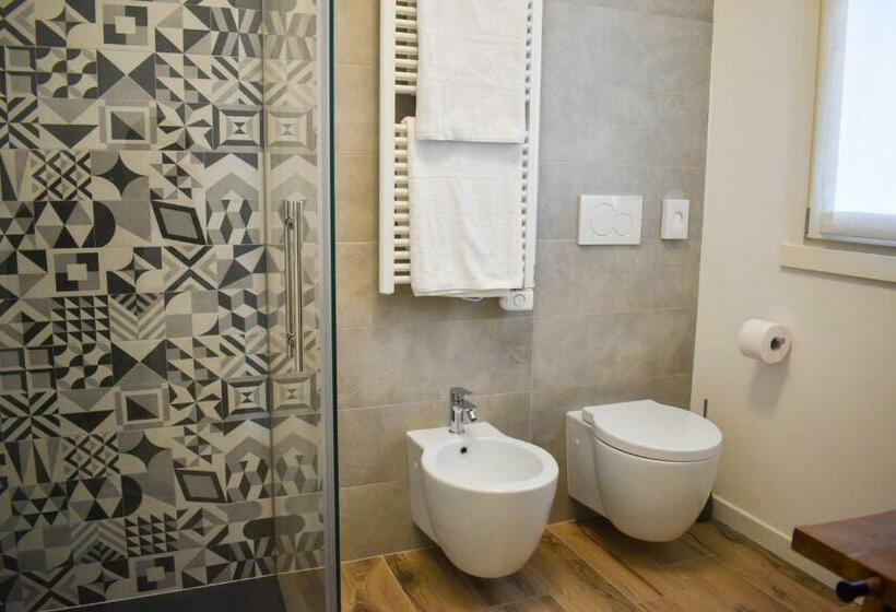 キングサイズベッドのスタンダードルーム, Bed And Breakfast Le Giale