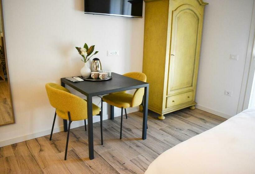 キングサイズベッドのスタンダードルーム, Bed And Breakfast Le Giale