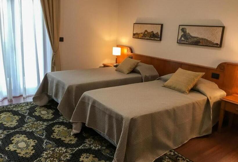 חדר סטנדרט, Erania