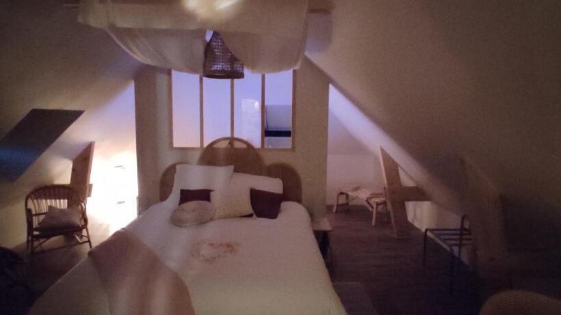 غرفة قياسية مزوَّدة بجاكوزي, Ty Madelez, Chambres De Charme, Gîtes, Crêperie Et Spa