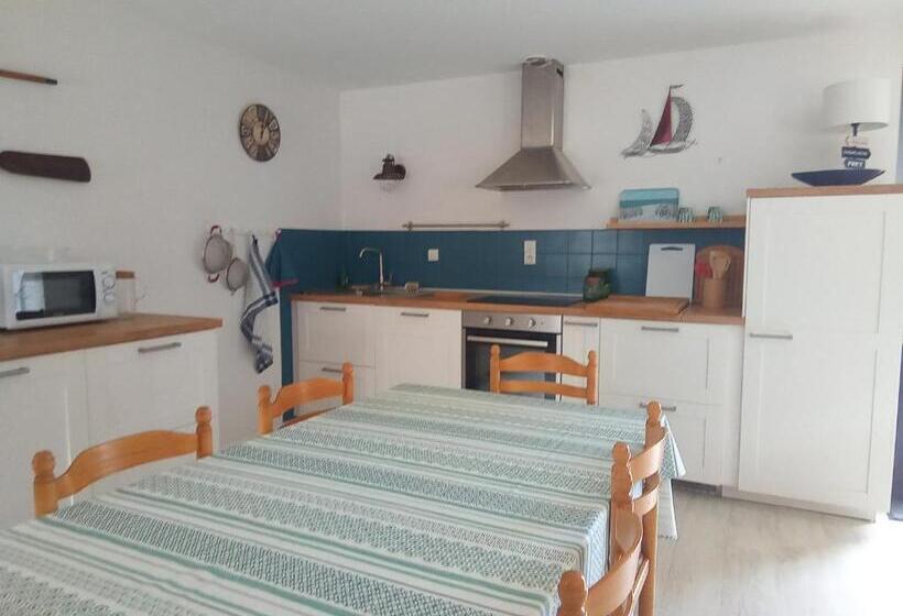 חדר סטנדרט מותאם לאדם עם מוגבלויות, Ty Madelez, Chambres De Charme, Gîtes, Crêperie Et Spa