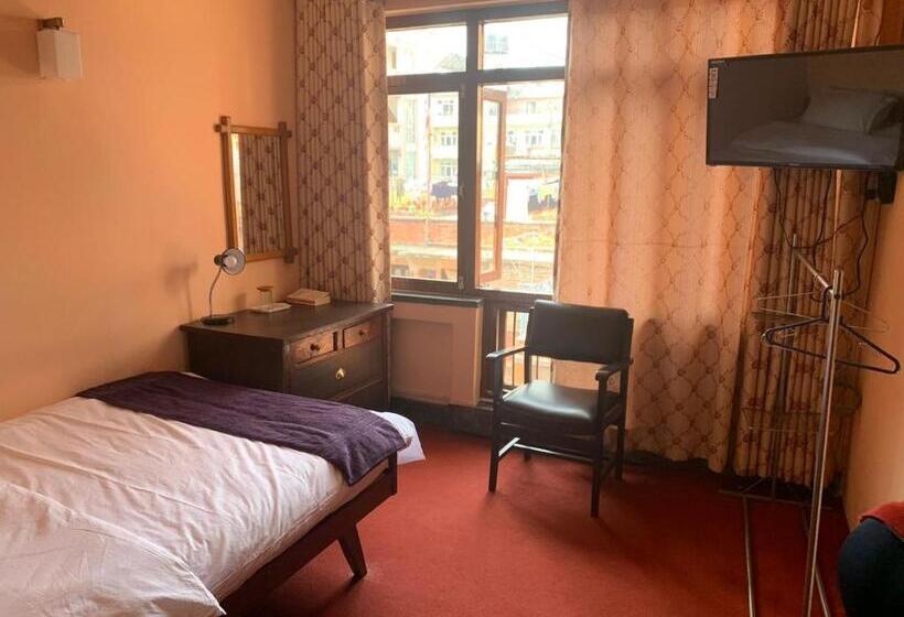 اتاق استاندارد سه نفره, Lhasa Guest House