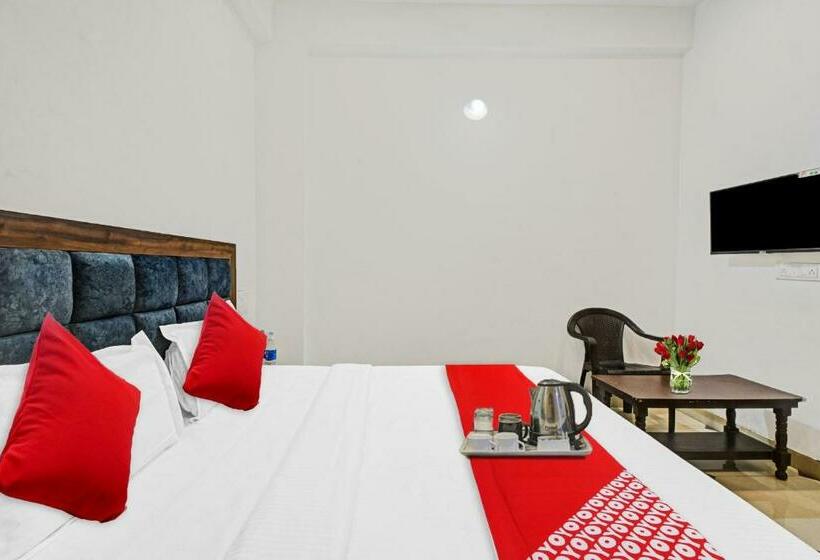 트리플 클래식 룸, Flagship Hotel Padharo Saa
