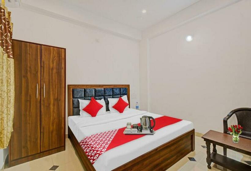 트리플 클래식 룸, Flagship Hotel Padharo Saa