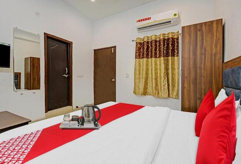 트리플 클래식 룸, Flagship Hotel Padharo Saa