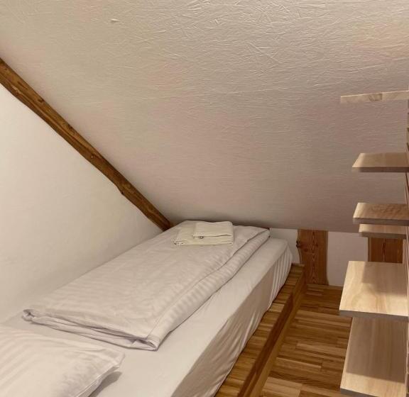 اتاق خانوادگی, Turistična Kmetija Grabnar