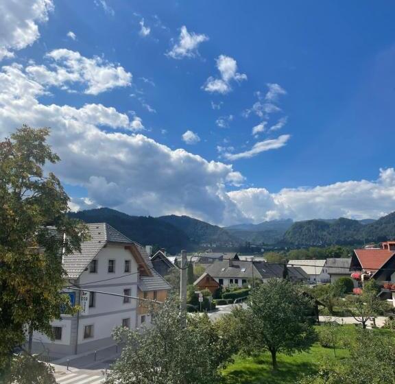 اتاق استاندارد سه نفره, Turistična Kmetija Grabnar