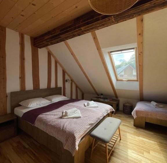 اتاق استاندارد سه نفره, Turistična Kmetija Grabnar