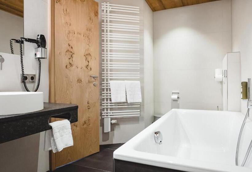 سوئیت با بالکن, Aktiv & Spa Hotel Alpenrose