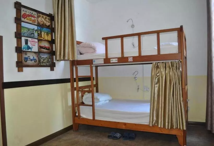 ルームシェアのワンベッド, Haikou Banana Hostel