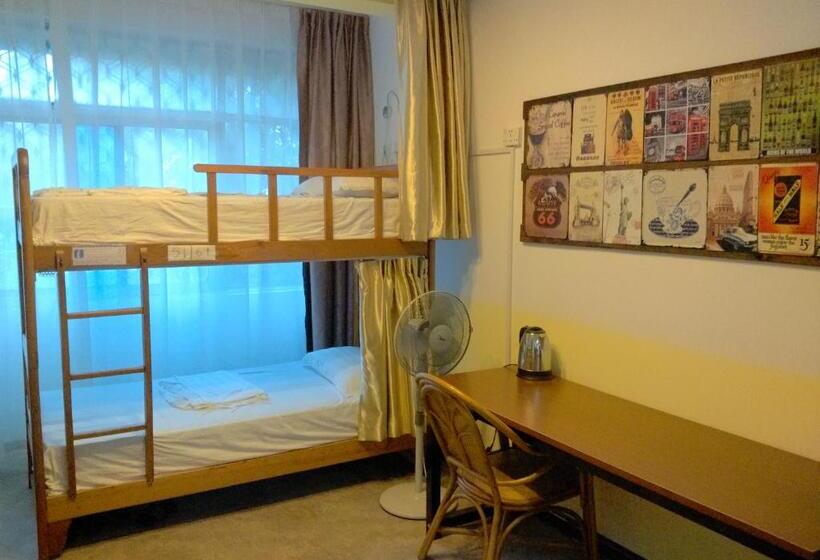 Кровать в Общей Комнате, Haikou Banana Hostel