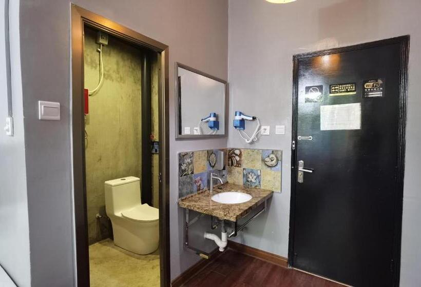 Номер Стандарт, Haikou Banana Hostel